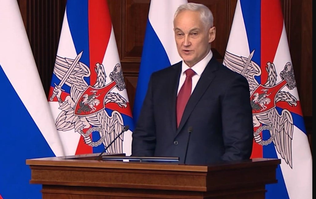 Észak-Koreába érkezett az orosz védelmi miniszter