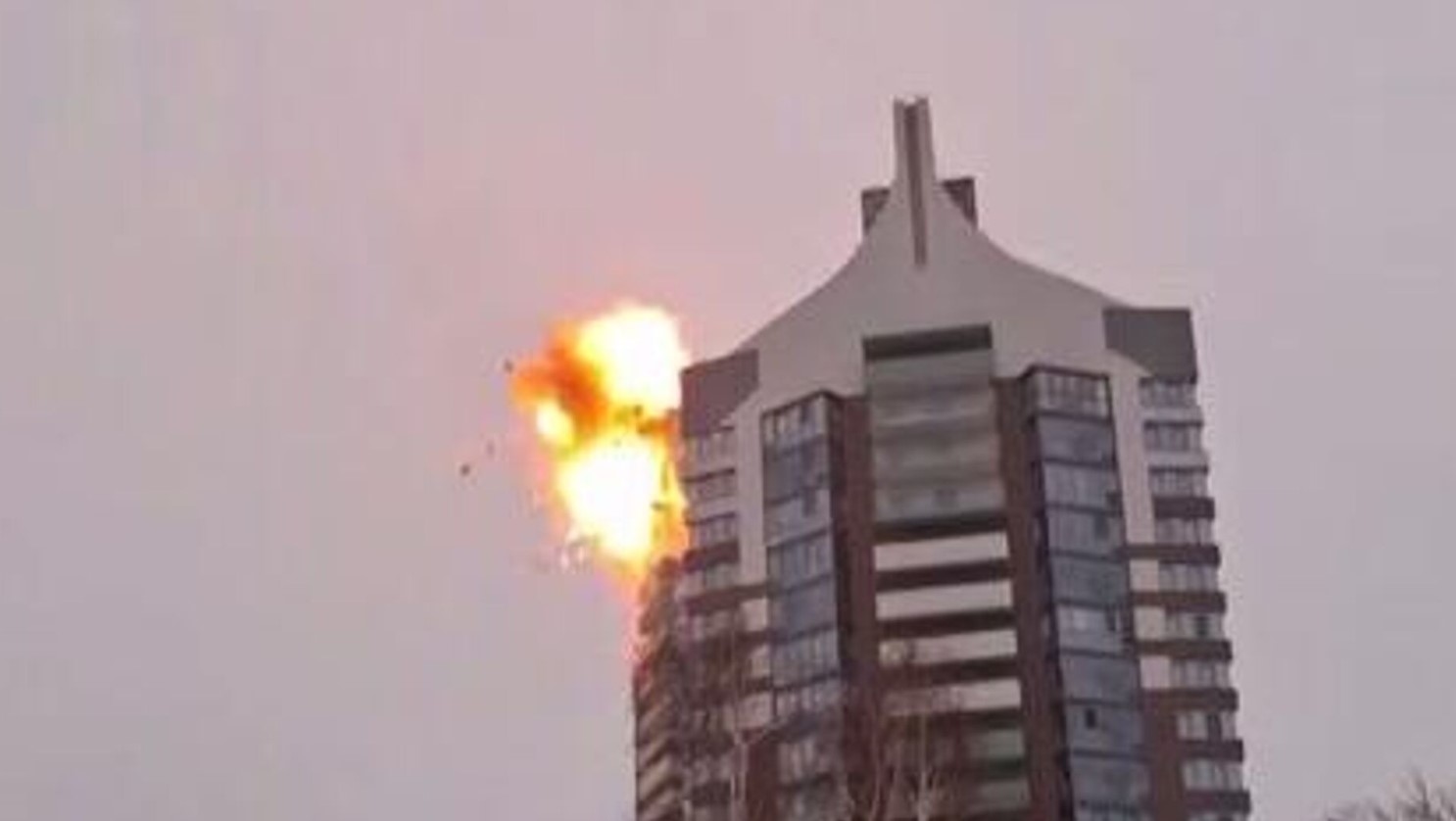 Magas lakóházakat támadtak éjjel az ukránok drónokkal több városban Oroszország déli részén Magas lakóházakat támadtak éjjel az ukránok drónokkal több városban Oroszország déli részén