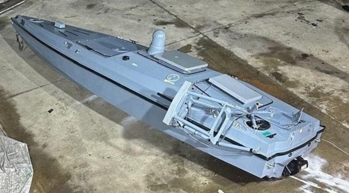 Videó: ukrán tengeri drónt fogtak ki a török halászok, 300 kiló robbanószer volt rajta Videó: ukrán tengeri drónt fogtak ki a török halászok, 300 kiló robbanószer volt rajta