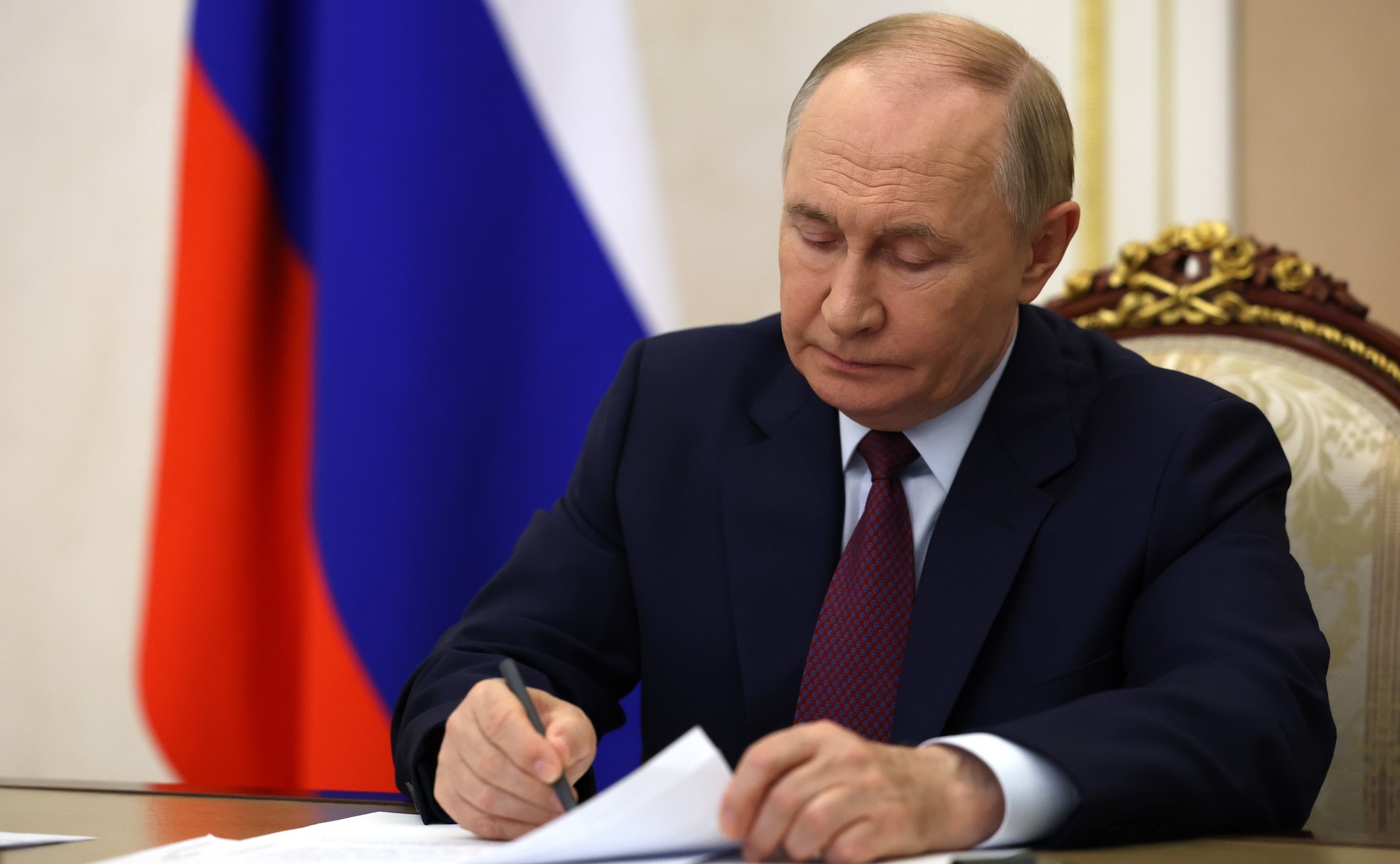 Kreml: Putyin nem használ üzenetküldő alkalmazásokat