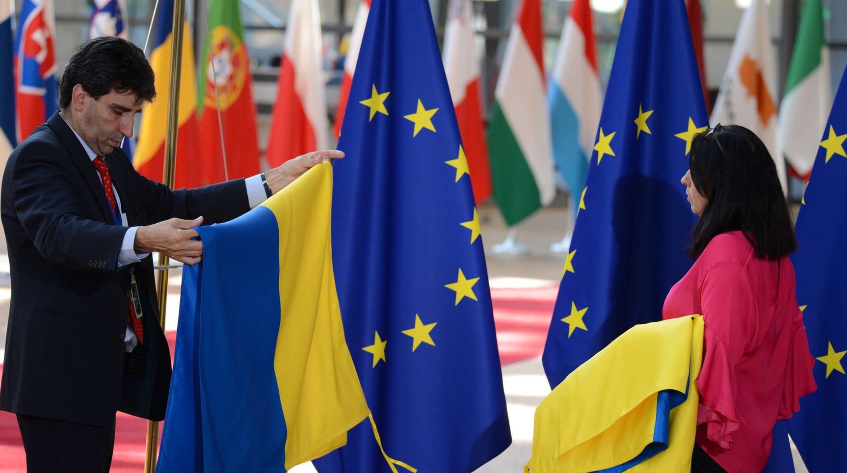 EP: a 90 milliárd eurós hadikölcsön átvétele előtt Ukrajna egy reformlistát kap