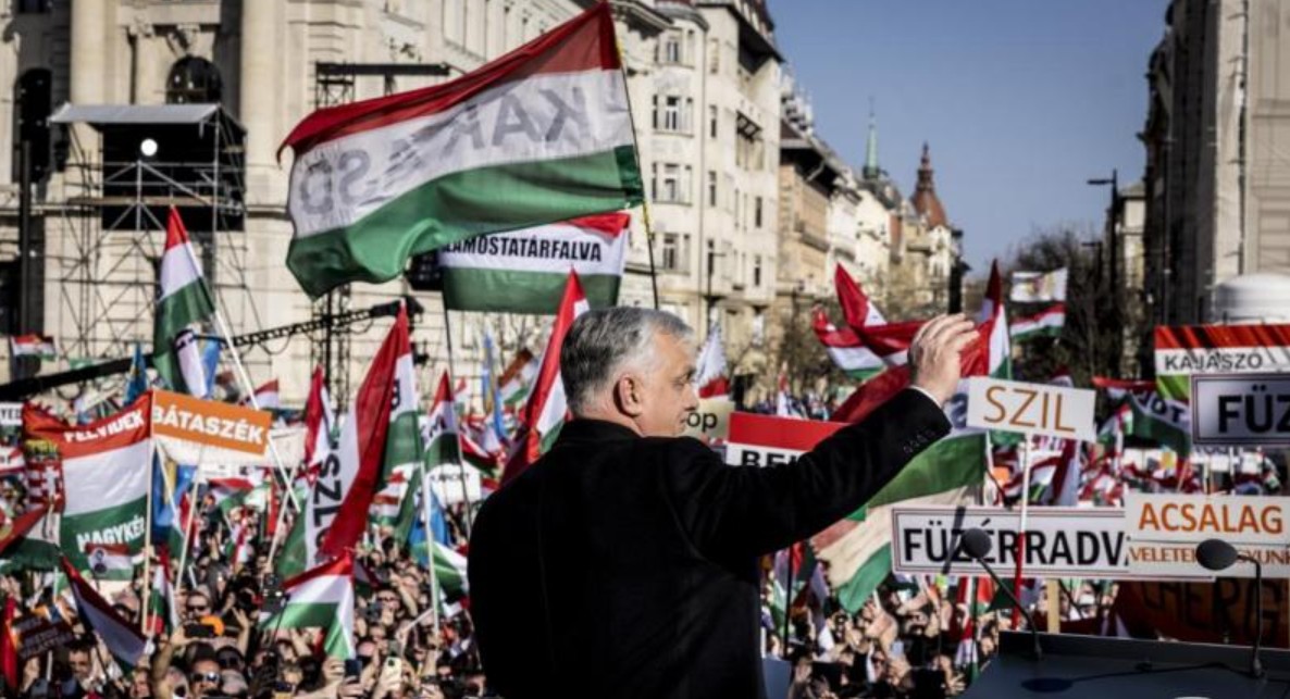 Orbán: nem adjuk se a gyerekeinket, se a fegyvereinket, se a pénzünket Ukrajnának